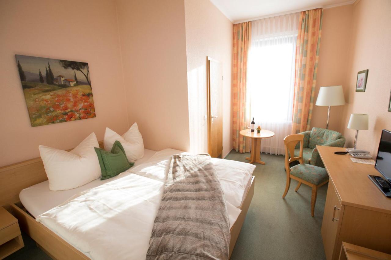 Hotel-Restaurant Wilhelmsbad Seesen Buitenkant foto