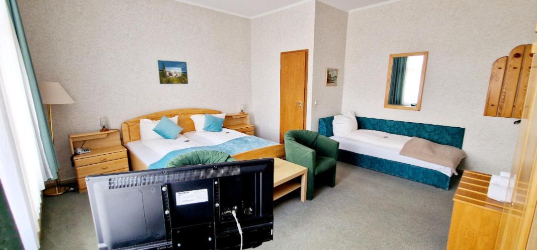Hotel-Restaurant Wilhelmsbad Seesen Buitenkant foto